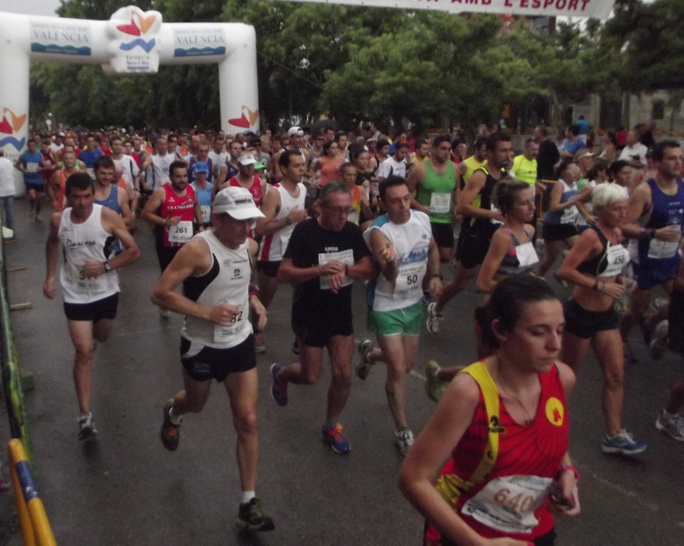 Más de 800 personas participaron en la octava prueba del Circuito de Carreras Populares 